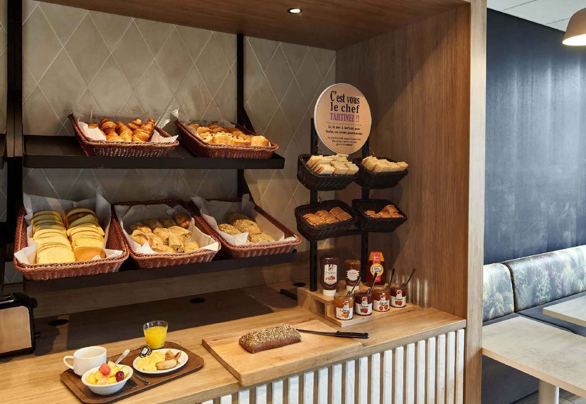 B&B Hotel Lisieux Parc Des Expositions Екстериор снимка