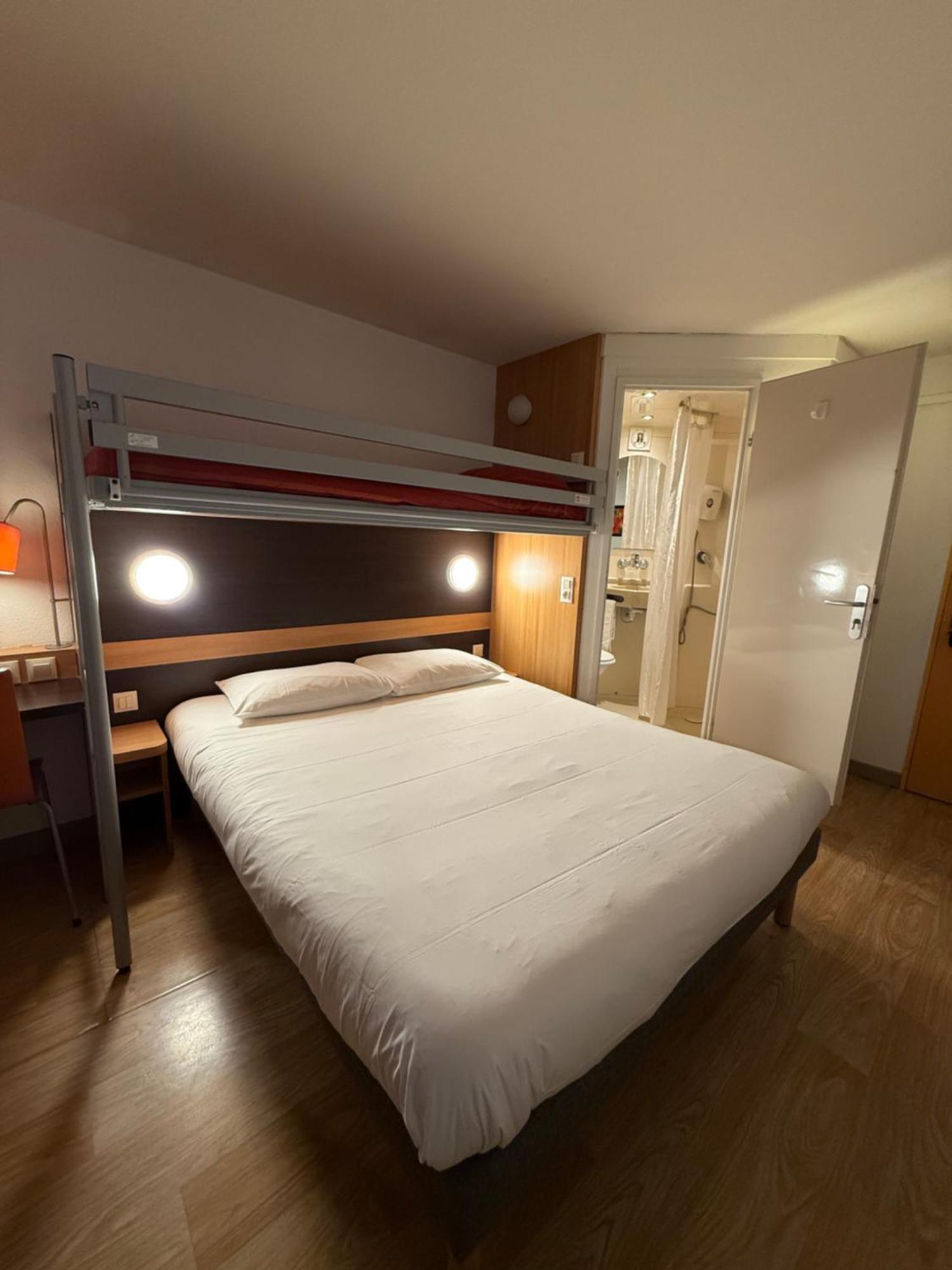 B&B Hotel Lisieux Parc Des Expositions Екстериор снимка
